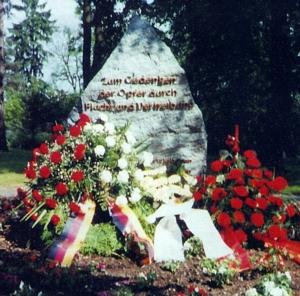 Standort: Am Friedhof an der Kirche in Großbreitenbach.