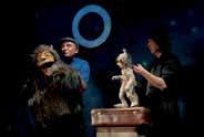 Der Schauspieler, Musiker und Puppenspieler Christian Kruse erkundet seit 1991 eine Mischform aus Schauspiel und Puppenspiel.