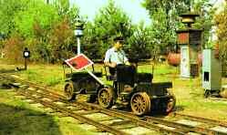 Ein seltenes Hobby Kurioses aus der Geschichte Panketals Vorsicht an der Bahnsteigkante! Wolfgang Rexzeh ist Eisenbahner mit Leib und Seele.