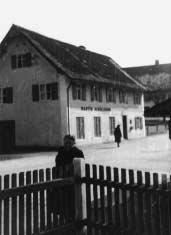 Die Geschichte der Hawanger Hausnummern 71 Nr. 78 ½ war Pfründehaus zu Hs. Nr. 78, war früher Pferdestall und wurde von Franz Anton Buchmeier als Pfründehaus hergestellt.