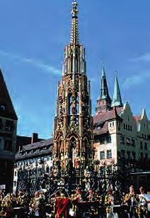 Die ungewöhnliche Tour entlang historischer und moderner Sehenswürdigkeiten wird vom Verein der Nürnberger Gästeführer fachkundig