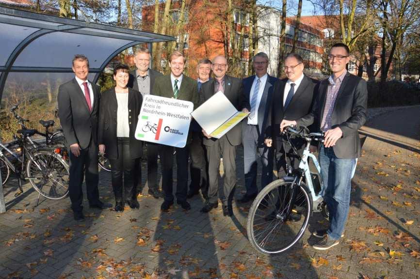 Fahrradfreundlicher Kreis Coesfeld Seit November 2016: Mitgliedschaft in der Arbeitsgemeinschaft fußgänger-und fahrradfreundlicher Städte, Gemeinden und Kreise in NRW (AGFS)