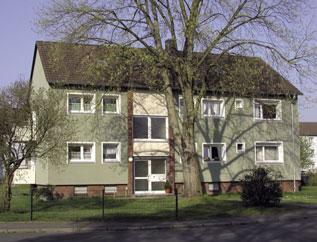 Holstenstraße/Pommernschleife/Kissinger Weg (352 Wohneinheiten) Durchgeführte Modernisierungen In diesen Wohnbereichen wurden in den letzten zehn Jahren erhebliche fi nanzielle Mittel in