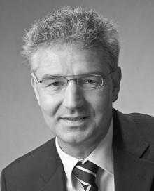 Dr. Andreas Schuchert schloss das Studium der Elektrotechnik, Fachrichtung Nachrichtentechnik, an der RWTH Aachen 1990 ab und promovierte auf dem Gebiet der digitalen Übertragungstechnik.