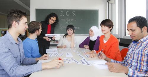 SOS - Studieren ohne Sprachbarrieren 4 ECTS Um den Lernerfolg fremdsprachlicher Studierender an der TU Braunschweig nachhaltig zu verbessern, sollen in einer neuen