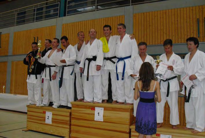 TSG Karateka erfolgreich auf der Landesmeisterschaft der Masterclass Volker von den TSG Karateka wurde Landesmeister im Kumite Team Wettbewerb mit der Mannschaft des Budokan Mannheim bei der