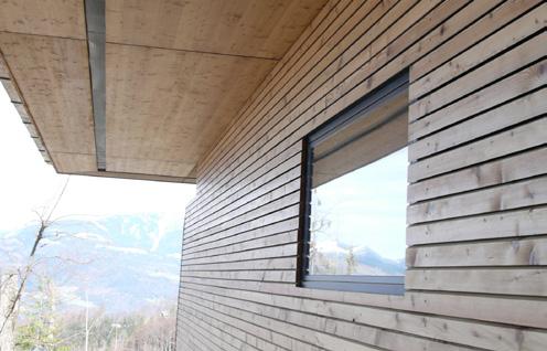 Traumvilla mit Holzoptik Im österreichischen Bad Dürrnberg hat der Architekt Walter Scheicher das 48 Jahre alte Haus seiner Eltern saniert.