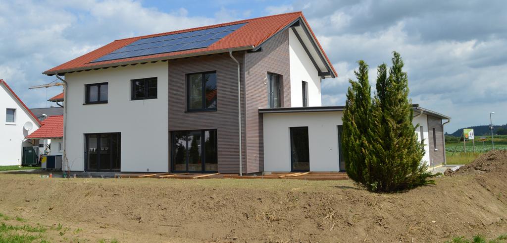 Einfamilienhaus, Aichstetten Ganz aus Holz: Wohnhaus für die Zukunft Ist es möglich, mit ökologischen Materialien ein modernes und energieeffizientes Haus zu bauen? Ja!