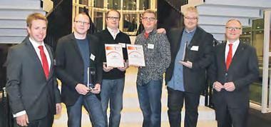 6 NACHRICHTEN Sparkasse Bamberg Gründerpreis verliehen Herrenmoden Roberto Bauer Evergreens für einen guten Zweck Bei der Verleihung des Gründerpreises (v. li.