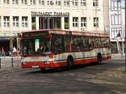 Autobusová doprava Všetky autobusy sú nízkopodlažné vozidlá. Od roku 2001 všetky nové autobusy majú v druhých dverách umiestnenú rampu pre vozíčkarov a pre detské kočíky.
