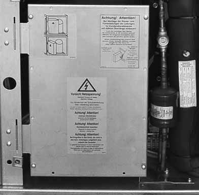 Vorsicht. Leistungsversorgung der Wärmepumpe unbedingt mit einem poligen Sicherungsautomaten mit mindestens mm Kontaktabstand ausstatten. Höhe des Auslösestroms beachten.