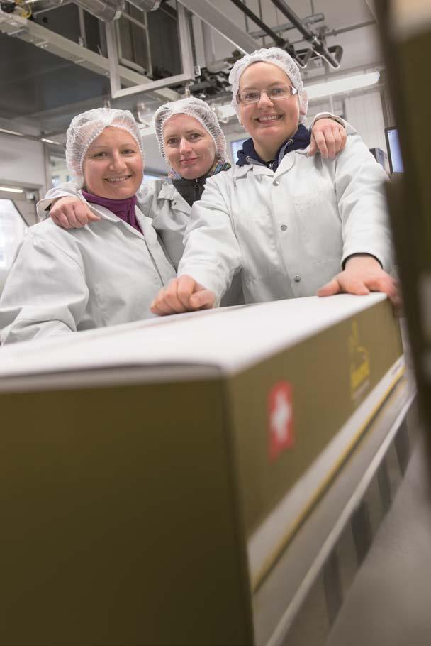 Schweizer Premiumgeflügel Die Favorit Geflügel AG fördert die Herstellung von regionalen und saisonalen Pouletprodukten von höchster Qualität in traditioneller Handarbeit aus Überzeugung.