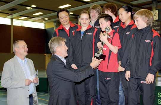 Zeitgleich hat der TSV die Ausrichtung des Internationalen Tischtennis-Grand-Prix für Schülerinnen und Schüler des Tischtennisverbandes Niedersachsen übernommen.
