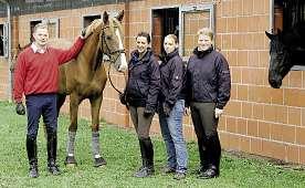 Don Frederico/ Lauries Crusador xx bei den fünfjährigen Dressurpferden für das Bundeschampionat in Warendorf qualifizieren.