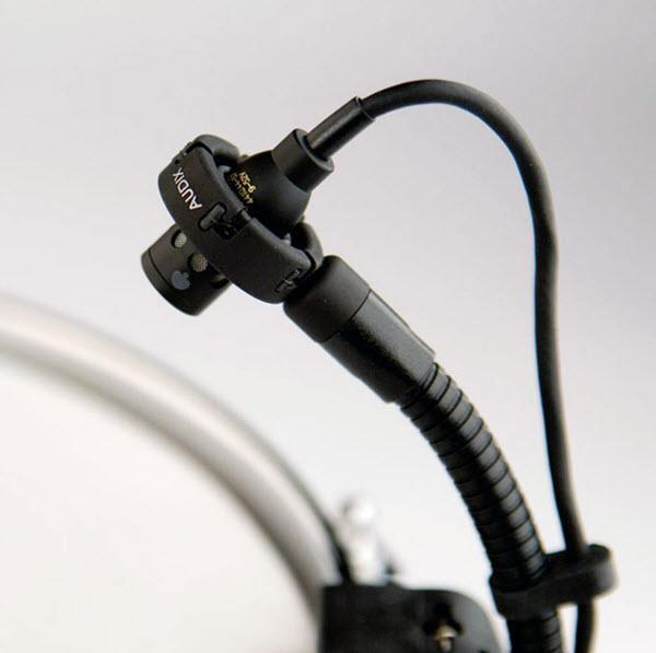 00 Micro-D Miniatur-Kondensator-Mikrofon für Drums und Percussion- Instrumente; bis 140dB SPL; Hyperniere; inkl. D-Vice Rimhalterung mit flexiblen Schwanenhals; 3pol.