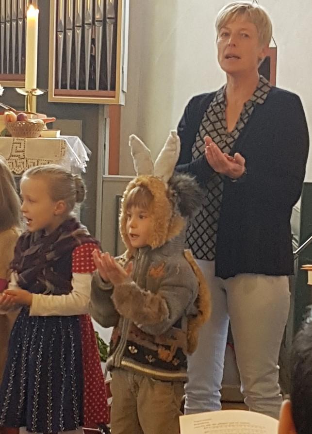 DANKE auch an alle, die bei diesem Gottesdienst mitgewirkt haben, ob aktiv, wie natürliche unsere Pfarrerin Angela Schwalbe, aber auch die Kinder des Kindergartens Steinbeißer