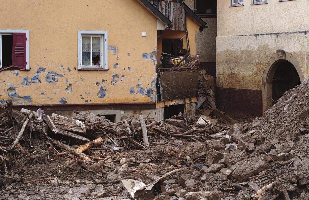 HOCHWASSER R I S I K O M A N A G E M E N T BADEN-WÜRTTEMBERG Foto: LUBW