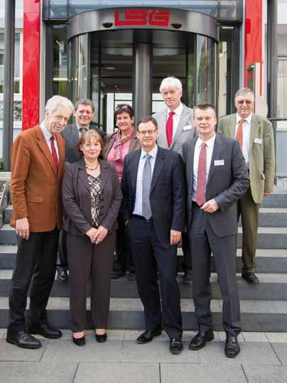 LBG eröffnet erste Senioren-WG in Stuttgart Mit Gastreferent Dr. Henning Scherf Die Landes-Bau-Genossenschaft Württemberg eg hat am 18.