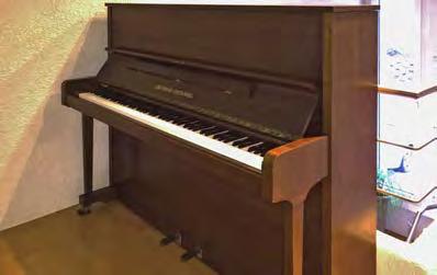 Marshall & Rose, englisches Kleinklavier in hübschem Mahagonigehäuse 3'250 2'780 45 Klavier Grotrian