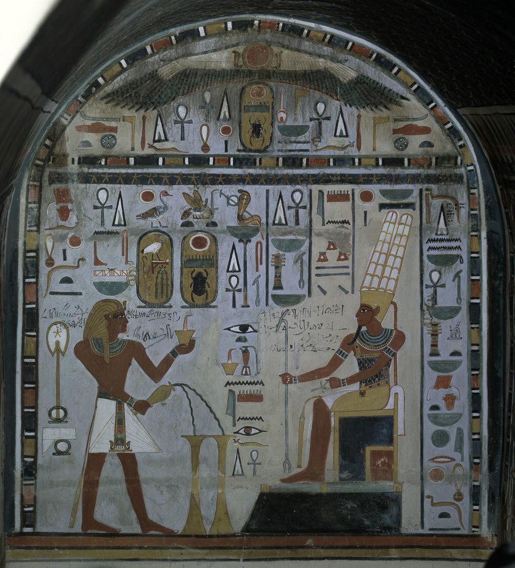 Bis heute faszinieren zum Beispiel die Tempelanlagen des Gottes Amun-Re in Karnak bei Theben mit ihren Ruinen, versteckten Gräbern und Wandmalereien.