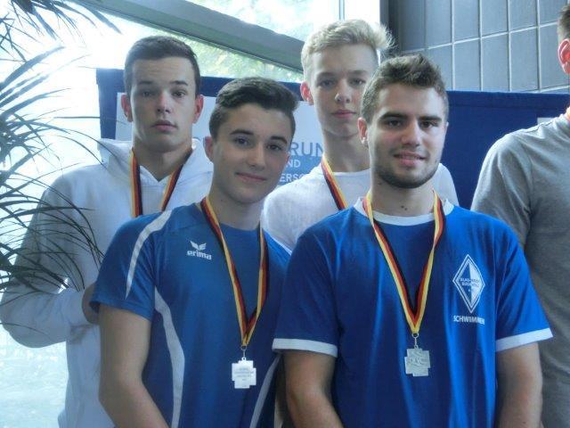 für die diesjährigen Bezirkssprint- und Kurzbahnmeisterschaften im Hallenbad Achim hatten sich 74 Aktive von den fünf Kreisvereinen Blau-Weiss Buchholz(21 Teilnehmer), Schwimm-Club Seevetal(15),