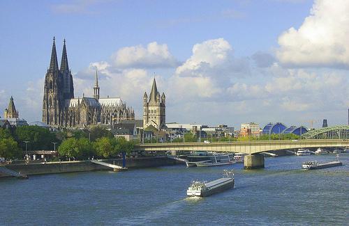 Köln ist für ein typisches Kölner Duftwasser bekannt