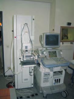 S Standardisierter medizinischer Ultraschall für die Brustkrebsfrüherkennung Neue Projekte 1 2 Abb. 1: Abbildungssystem für die Ultraschall-Mammographie. Abb. 2: Karzinom; oben Röntgen-Mammographie, unten Ultraschallrekonstruktion.