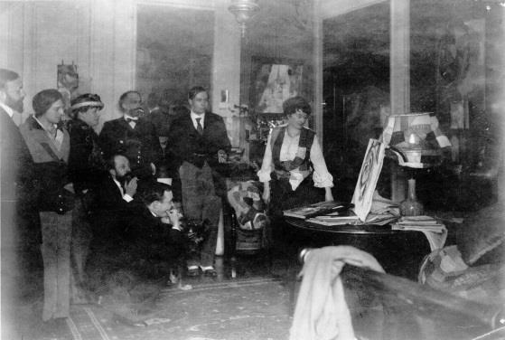 Historische Fotos in der Ausstellung: Im Salon von Sonia und Robert Delaunay, 3, rue des