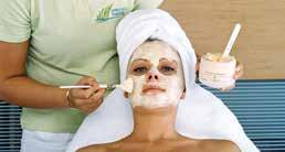 KOSMETIK KLEINE KOSMETIK 40 min 45 Reinigung mit Reinigungsmilch, Peeling, Behandlung von Hautunreinheiten, Augenbrauenkorrektur, Gesichtspackung, Abschlusspflege KOSMETIKBEHANDLUNG 60 min Reinigung
