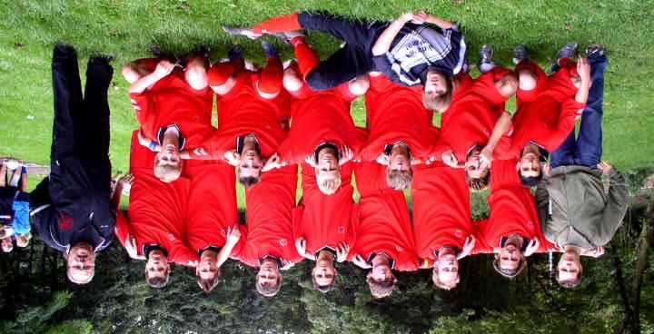 Das untere Bild zeigt das Team am Anfang der Saison 05/06. Am kommenden Wochenende, findet unser großes, jährlich wiederkehrendes Jugendturnier im Fußball auf unserer Sportanlage statt.