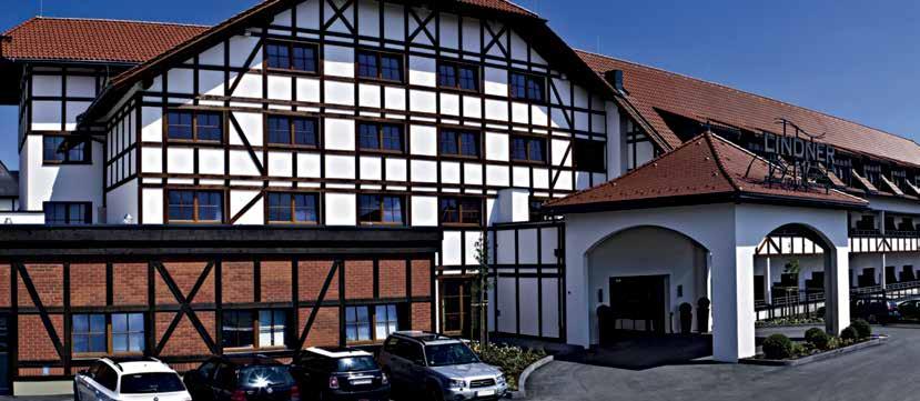 Bilstein-Tribüne Lindner Hotel Eifeldorf Grüne Hölle am Nürburgring d 3-Sterne-Hotel d Gemütliches, modernes Ambiente d