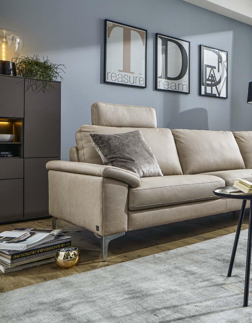 ANMUT IN VIELEN FORMEN UND FARBEN Ob Stoff oder Leder - kreieren Sie das Sofa das Ihnen gefällt.