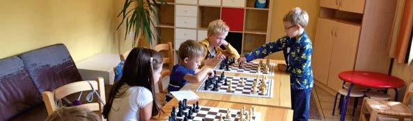 SPIELERISCH SCHLAUER MIT SCHACH FÜR 6- BIS 14-JÄHRIGE Schachschnupperworkshop. Mit kleinen Spielen die Schachregeln erlernen, vorausdenken und strategisches Denken üben.