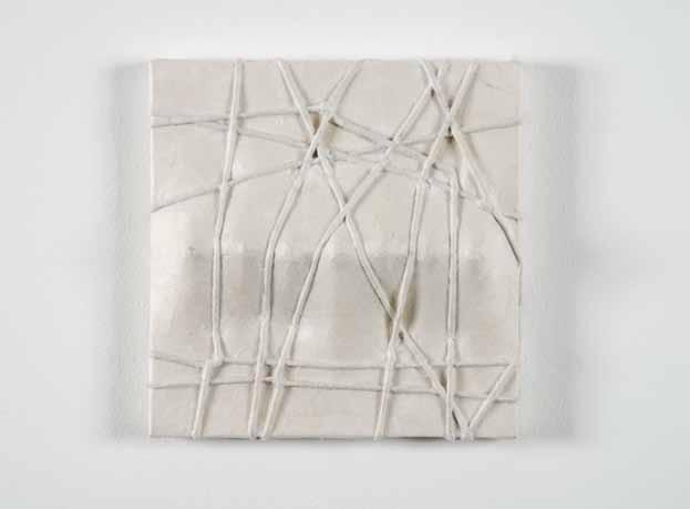 Takayuki Daikoku Sieben Konvexitäten 2013, 22 x 22 x 4,5 cm, Fichte, Kordel (Naturfaser), Baumwolle, japanisches Papier; Jedes Werk ist ein