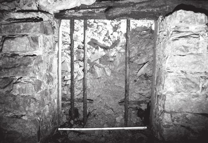 In der Gertrudenberger Höhle fand sich eine Frauenleiche 1858 J. C. B. STÜVE, S. 45-46: Uebrigens mag die [Gertrudenberger] Höhle zu manchem Unheil gedient haben.