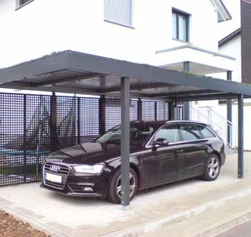 Die Dacheindeckung für das Carport, (in der Optik eines Satteldachs) ist mit Polycarbonatplatten oder VSG Glas 8 mm