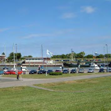 Analog zur Ostseite wird vorgeschlagen, nördlich des Siels eine Zone entlang des Hafenbeckens für FußgängerInnen frei zu halten und als Promenade zu gestalten.