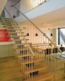 Geländer Stahlstabgeländer Geländer sind an den freien Treppenseiten zur Sicherung erforderlich.
