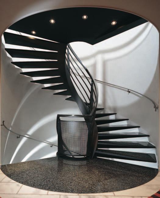 Bei gewendelten Treppen-Grundrissen ergibt sich insbesondere bei Innenholm-Treppenanlagen eine kaum zu