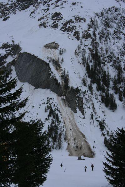 Avalanche de glissement au sud-ouest de La Fouly (Orsières, VS) à environ 1700 m.