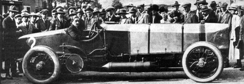 Louis Zborowski entschied sich für seine Leidenschaft, den automobilen Rennsport.
