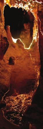 Eine Besonderheit der Höhle: Die Bilsteinhöhle ist eine aktive Höhle, wenige Meter unter dem Besucherweg fließt unsichtbar