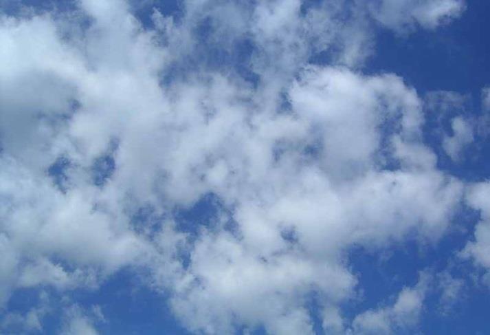 Niedrige Wolken (Untergrenze 0 2 km) STRATOCUMULUS (Sc) CUMULUS (Cu) STRATUS (St) Isolierte haufenförmige Wolke mit unscharfem Rand und ohne