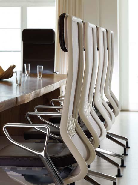 a superior-quality conference solution is also available in the form of a swivel-chair model on a chair base with gliders. F SITAGTEAM CRÉE L AMBIANCE favorable aux échanges fructueux.