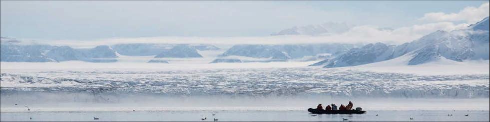 MV Akademik Ioffe - Rendevouz mit Spitzbergen - Foto Symposium Drucken Spitzbergen und das Svalbard-Archipel bieten eine enorme Vielfalt an Wildtieren und Vögeln sowie faszinierende