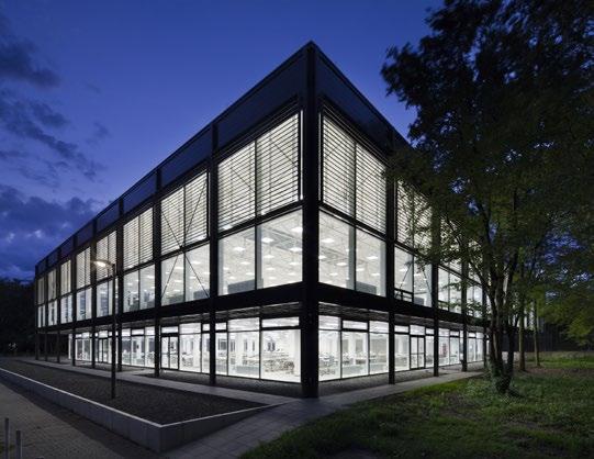 Aus den Hochschulen BlueBox prämiert Jens Kirchner, Düsseldorf Ausgezeichnet: das Gebäude des Fachbereichs Architektur der Hochschule Bochum Prof.