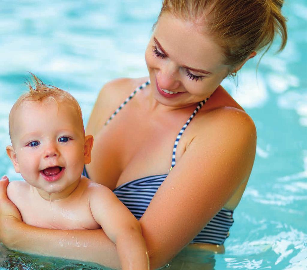 Baby & Bambini Babyschwimmen Unter Babyschwimmen versteht man das gemeinsame Spielen von Säuglingen mit ihren Eltern im Wasser.