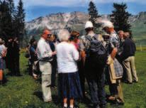 30 JAHRE SSVG Rückblick auf die Jubiläumsfeier vom 24. Mai 2003 in Amden Eine fröhliche und illustre Gästeschar besammelte sich bei strahlendem Wetter im Arvenbüel-Amden.