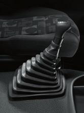 Ob klassisch von Hand oder mit der Schaltautomatik Mercedes PowerShift egal, welche Schaltungs- oder Getriebevariante Sie bevorzugen, der Axor bietet im schweren Verteilerverkehr immer eine