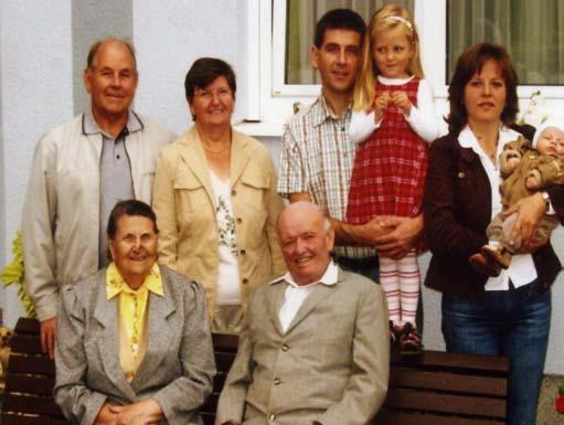 Urweger in Deutschland Vier Generationen unter einem Dach (I) Katharina Richter, Darmstadt Familie Richter wurde beauftragt und gefragt, wie viel Generationen wohnen bei euch unter einem Dach?